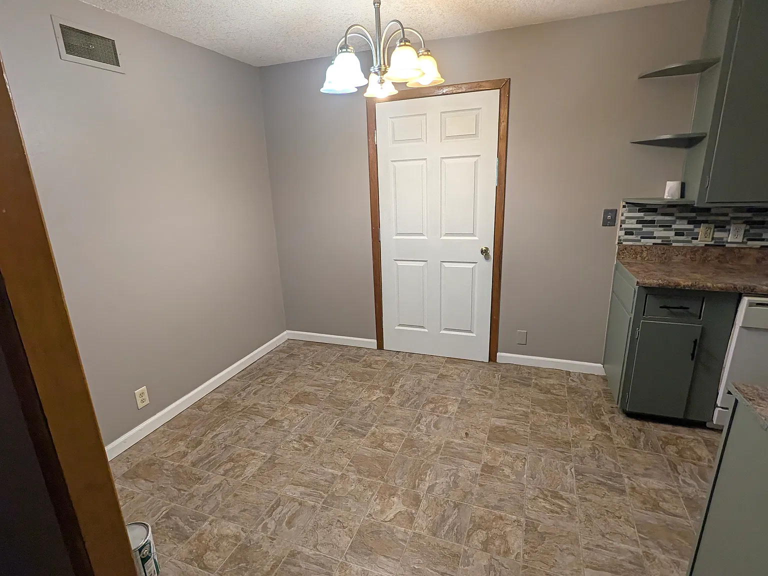 4 bed, 1724 sqft, $1,595 — Photo 4
