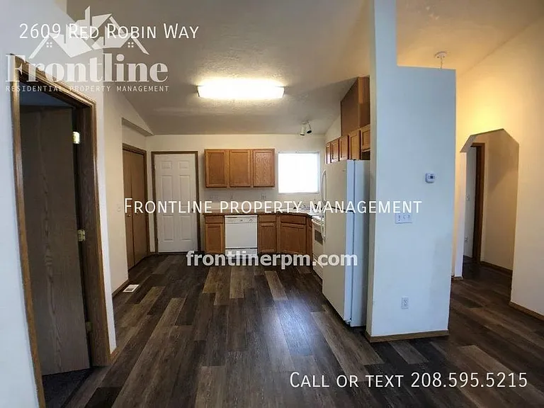 2609 Red Robin Way — Photo 3