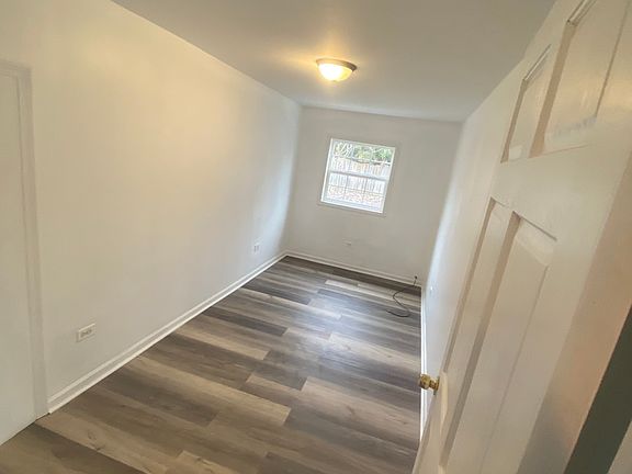 3rd image of 18341 Oak Park Ave APT B