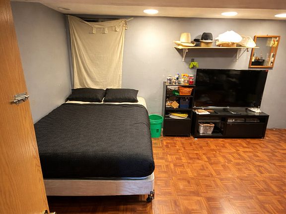 3rd image of 621 Elmwood Ave