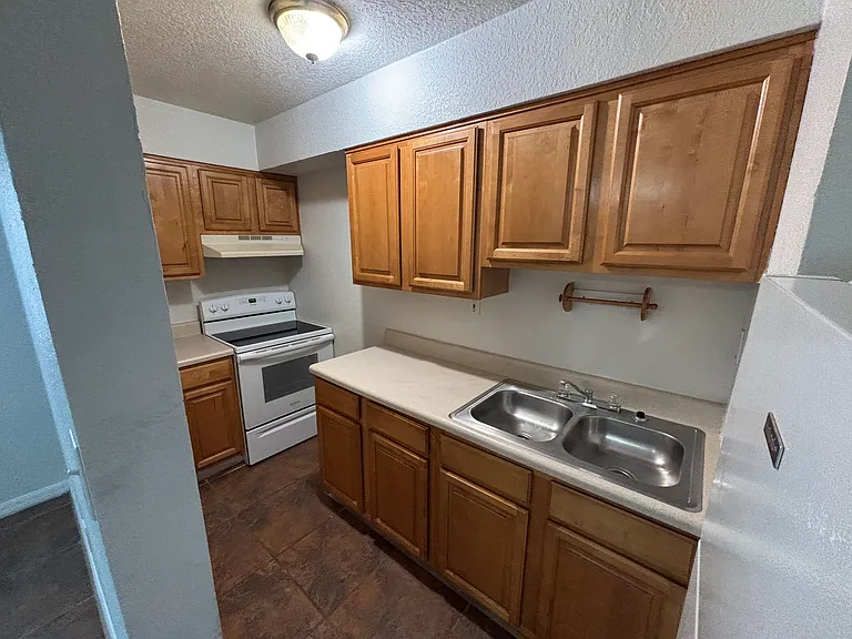 Polaris Apartments — Photo 7