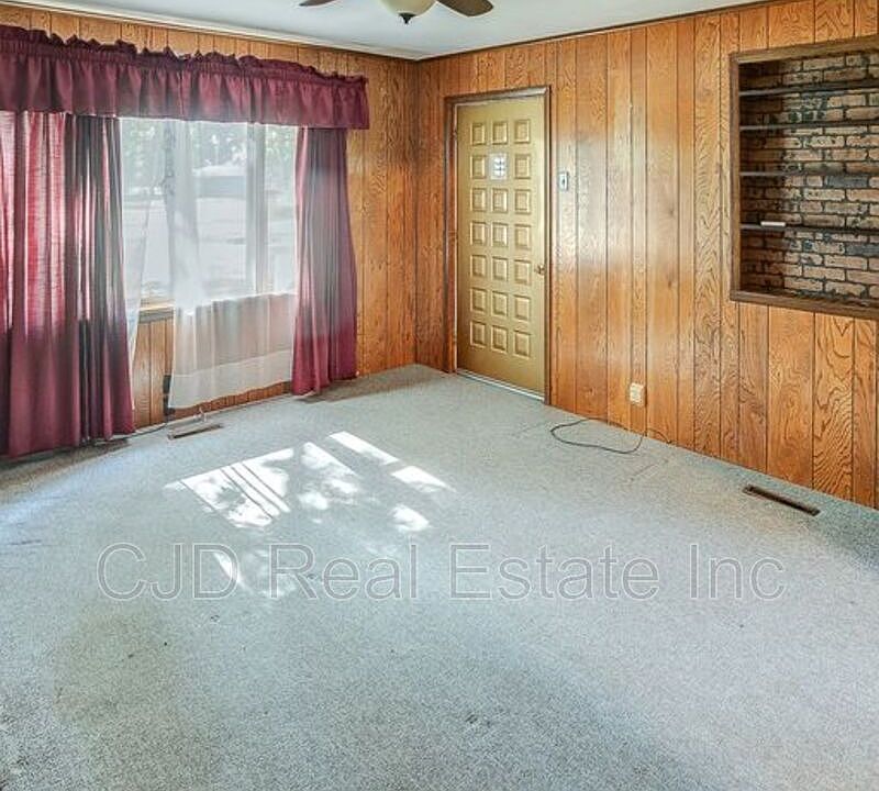 763 Wall St, Livingston, IL 62058 Zillow