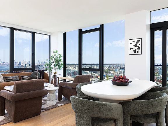 4th image of 240 Willoughby St #23G