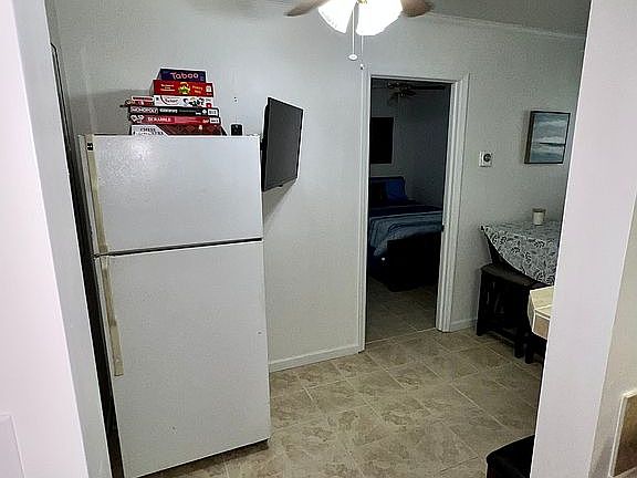 4th image of 993 Remo Rd