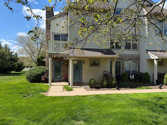 2nd image of 204 Remington Ct