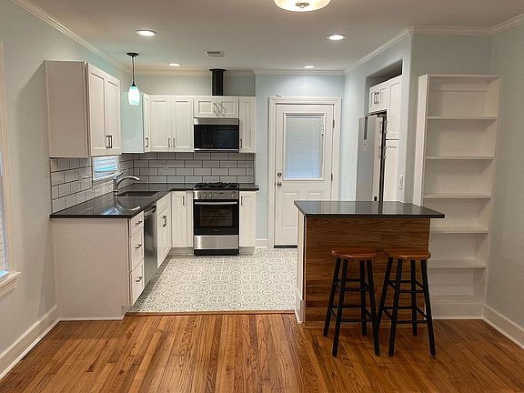 4th image of 254 Williford St