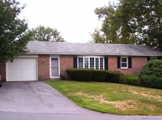 362 Hilltop Dr, Ephrata, PA 17522