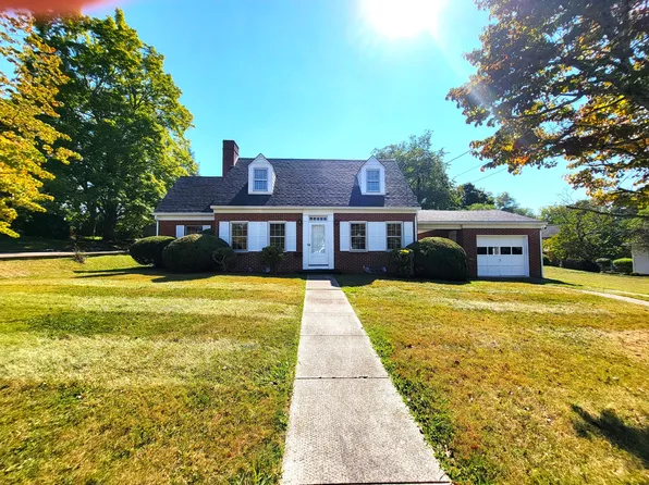 22 Sellers Ave, Lexington, VA 24450