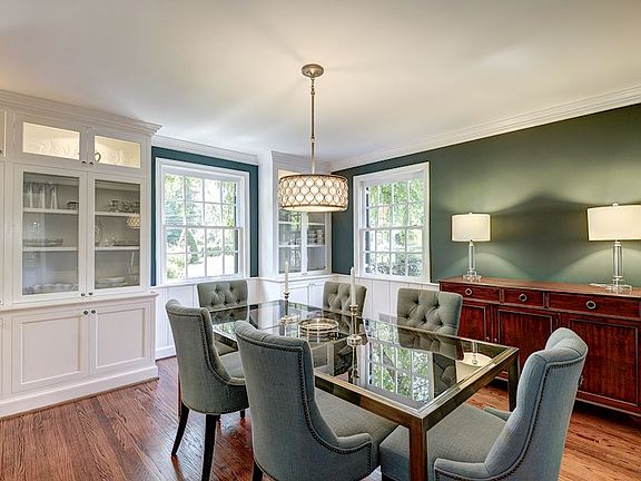 Dining Room w/ Beautiful Built-ins