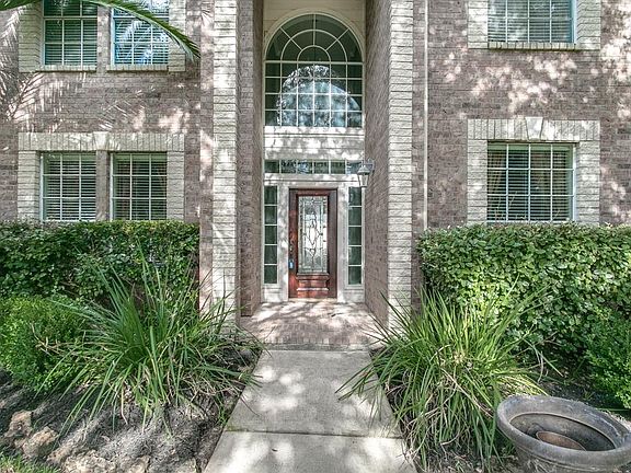 2nd image of 8403 Green Valley Dr