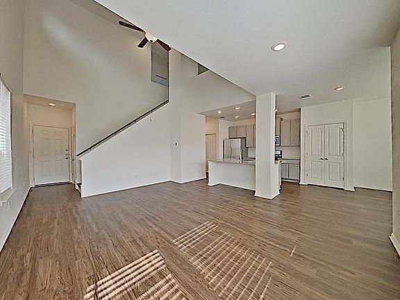 2nd image of 2732 Spencebrook