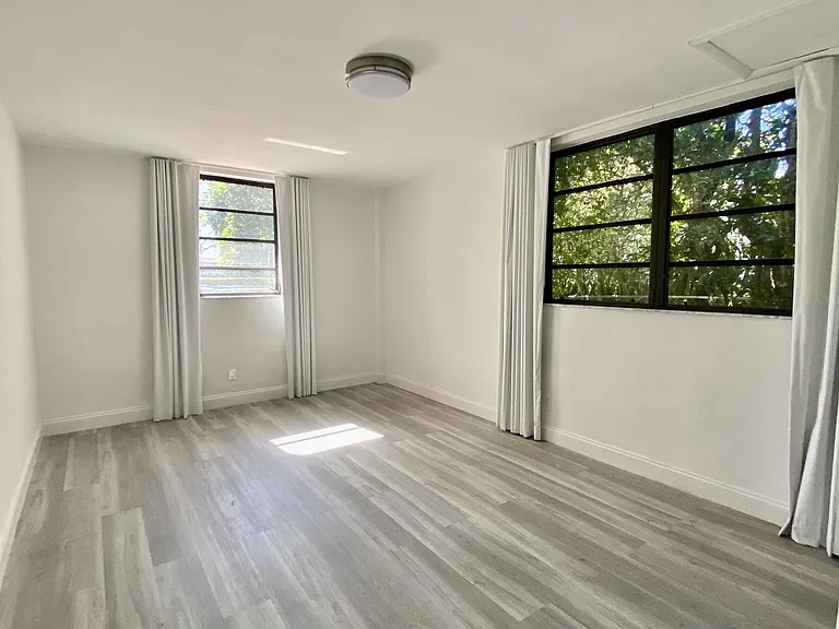 1101 Bay Dr — Photo 21