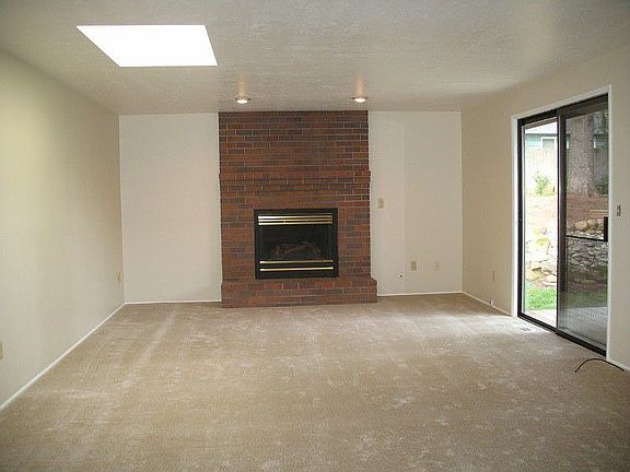 Family Rm- 2nd Fireplace