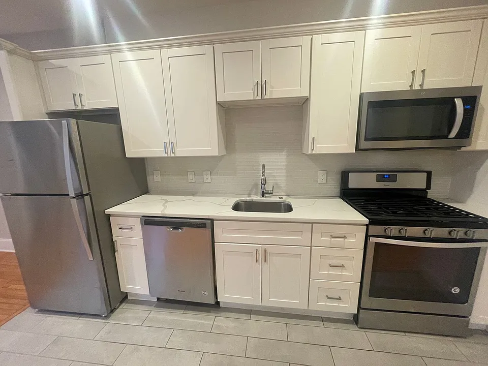 4 Gardner St #2