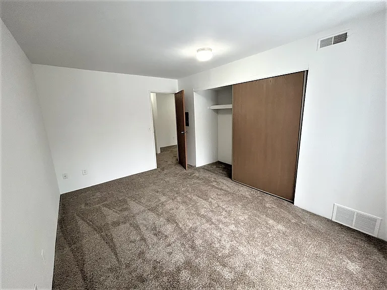 Charter Oaks Apartments — Photo 168