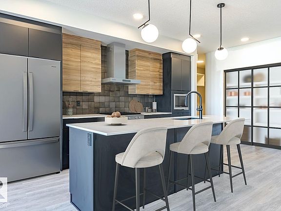 3rd image of 7387 Klapstein Cres