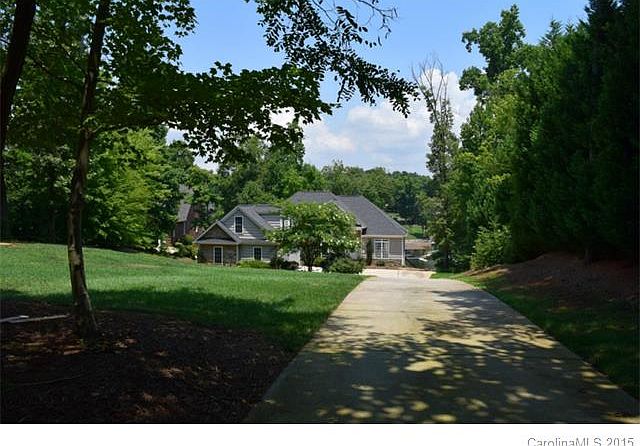 1st image of 130 Pinnacle Ln