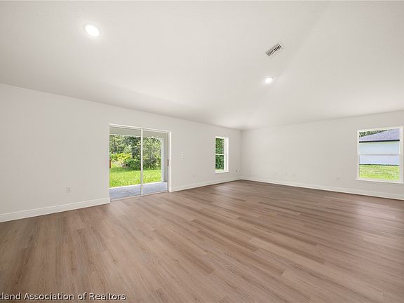 4th image of 5526 Cortez Blvd