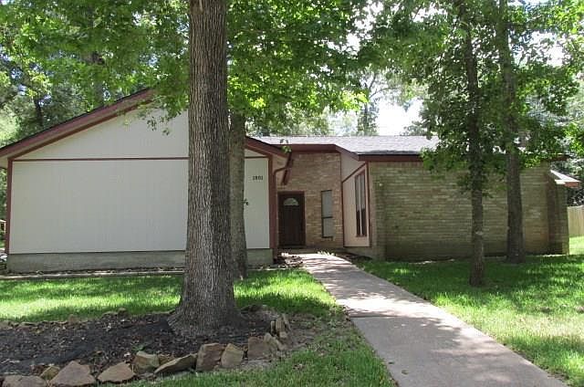 1st image of 1801 E Lake Dr
