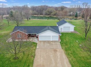 2532 Freedom Rd, De Pere, WI 54115