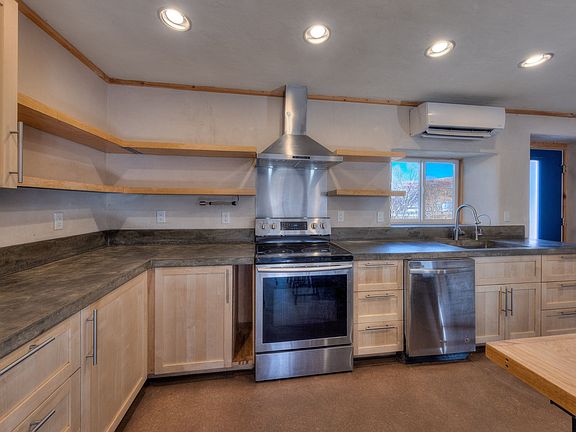 4th image of 1140 San Juan Dr