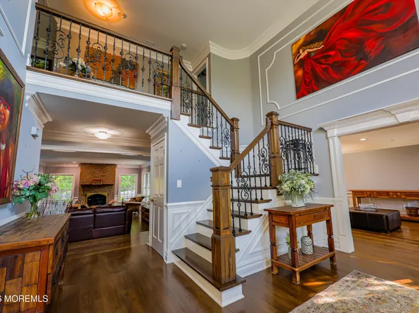 32 Wesley Court, Eatontown, NJ 07724