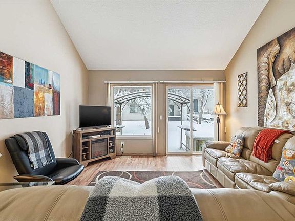 3rd image of 53 N Somervale Point SW