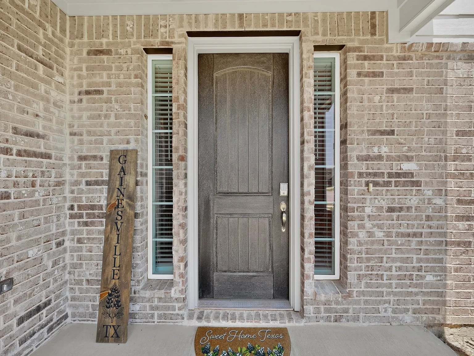 4 bed, 2173 sqft, $6,950 — Photo 3