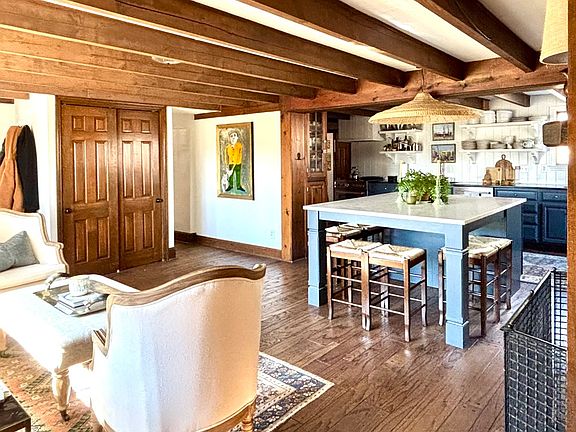 4th image of 1323 Deer Run Rd