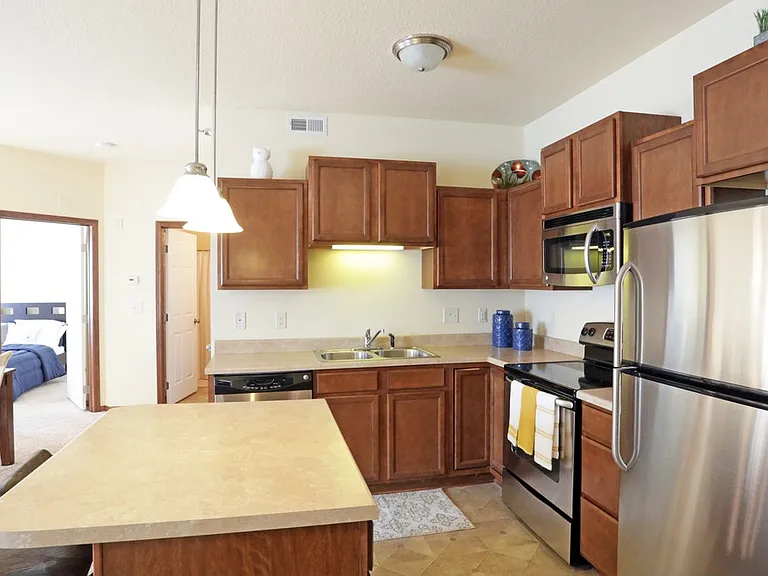 Silver Oak Condos — Photo 19