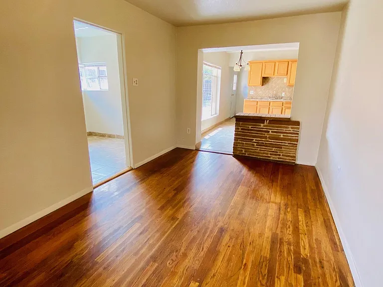 827 N San Pedro St — Photo 15
