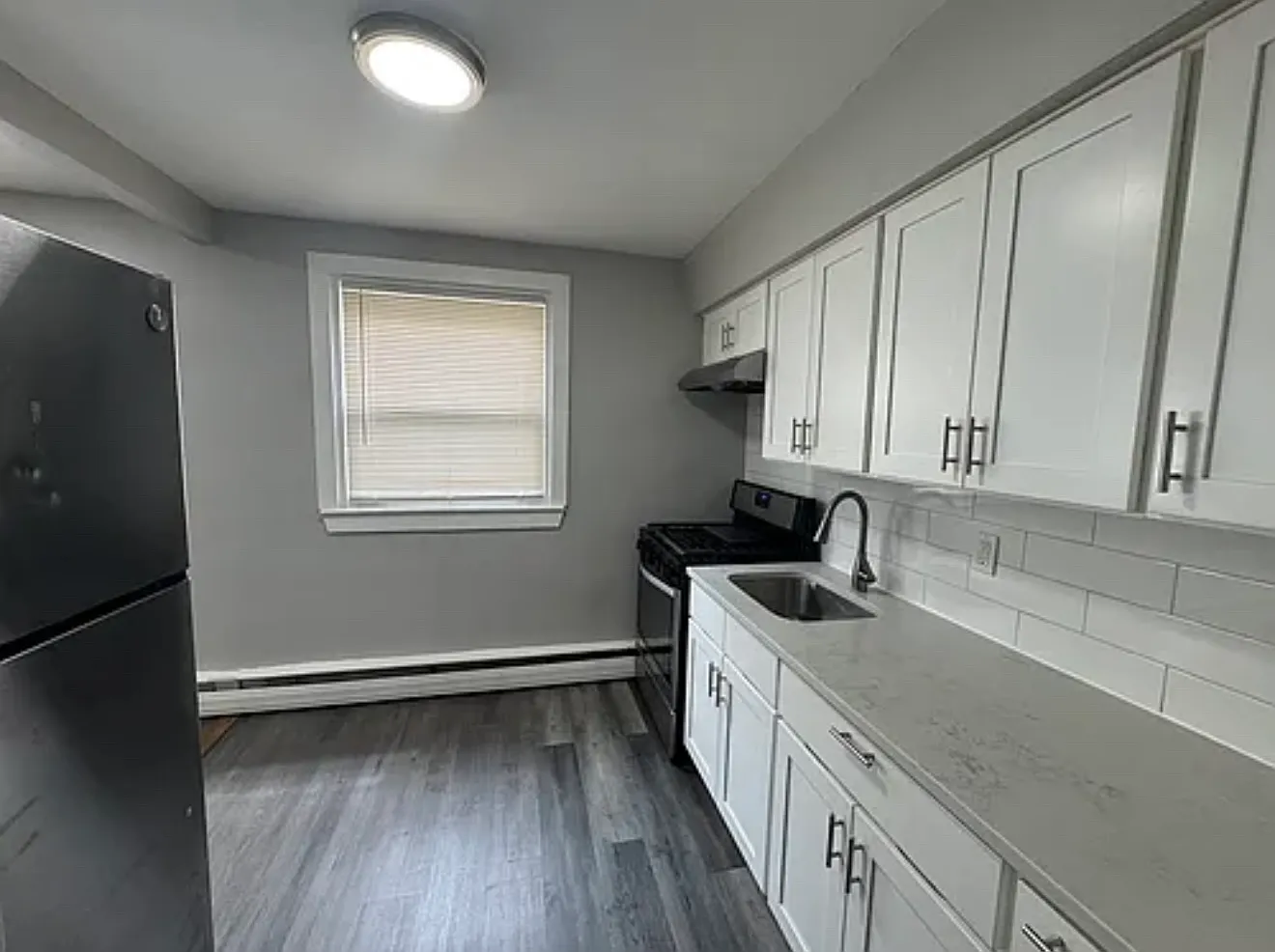 533-535 McKinley St — Photo 3