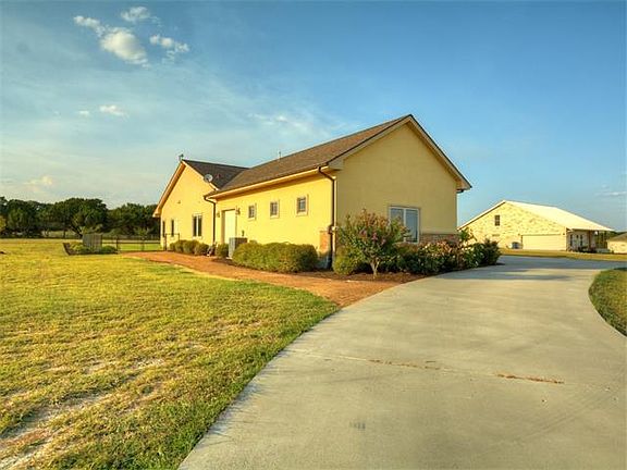 4th image of 221 Dawn Dr