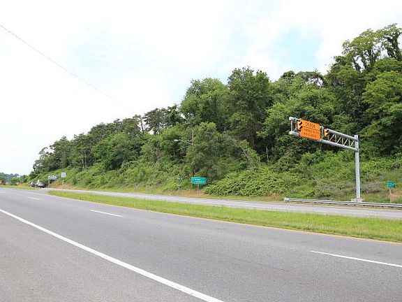 3rd image of 4774 Pioneer Dr