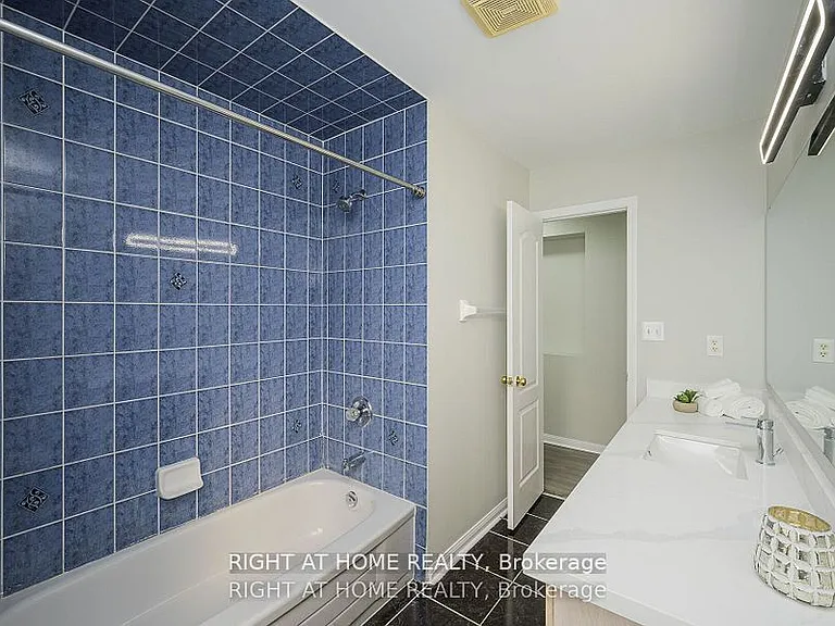 1724 Samuelson Cir — Photo 24