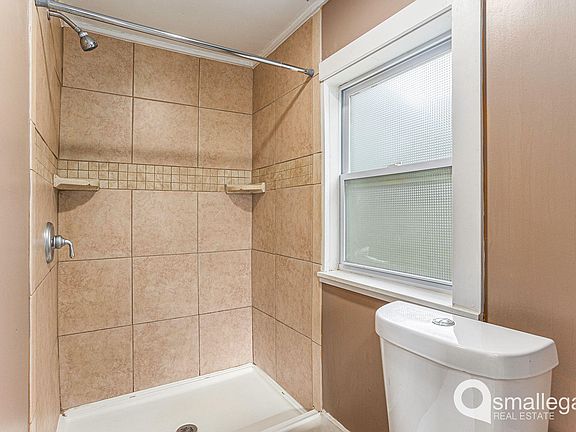 5th image of 109 Sweet St NE