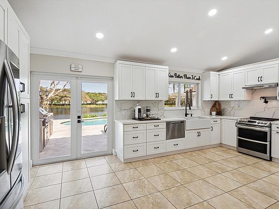 5th image of 385 NW 164th Avenue