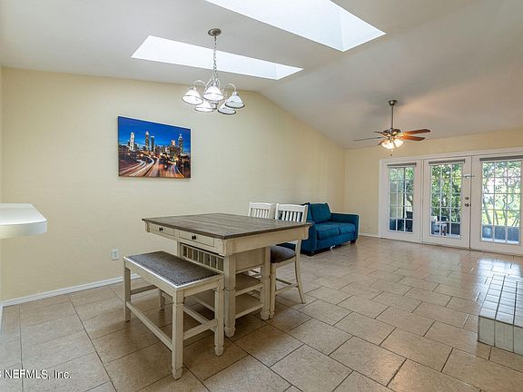 4th image of 2277 IRONSTONE Drive W