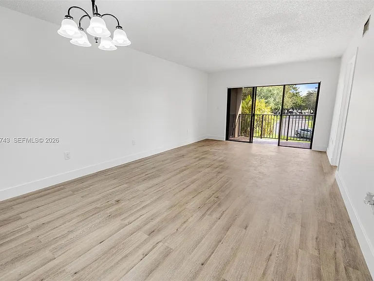 210 W Park Dr #2052 — Photo 5