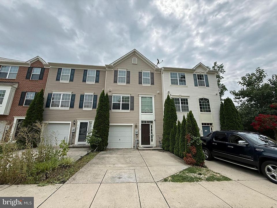 1st image of 4702 Wineleaf Ln