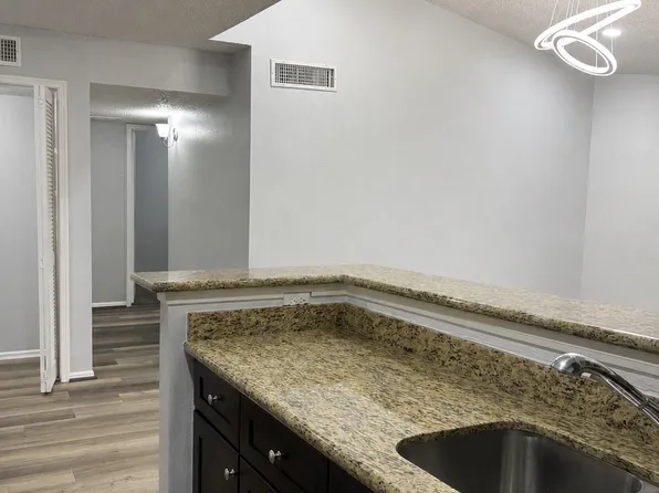 10101 S Gessner Rd APT 405, Houston, TX 77071