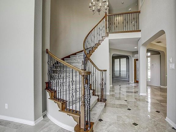 3rd image of 1121 Terrace Dr