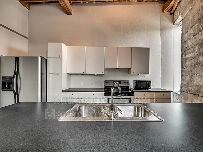 222 E Main St #B — Photo 4