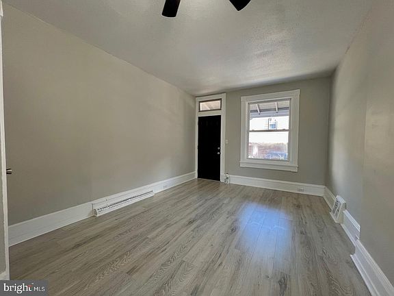 5th image of 842 Mulberry St