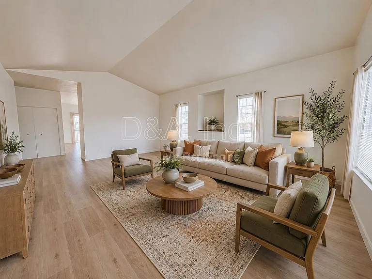 4373 Mackinaw Ave SE — Photo 2