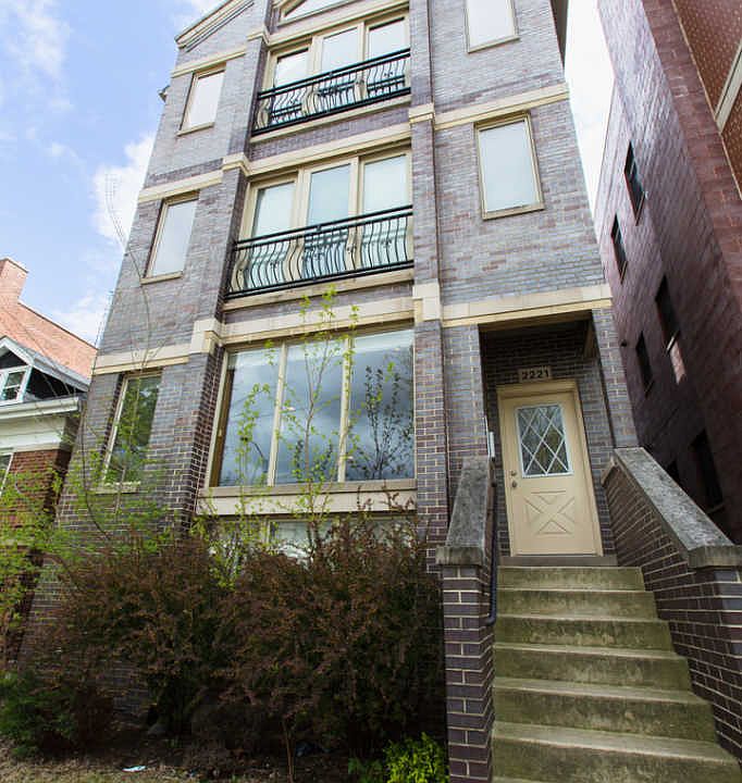 1st image of 2221 W Foster Ave #1