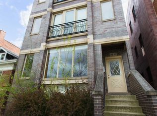2221 W Foster Ave #1, Chicago, IL 60625