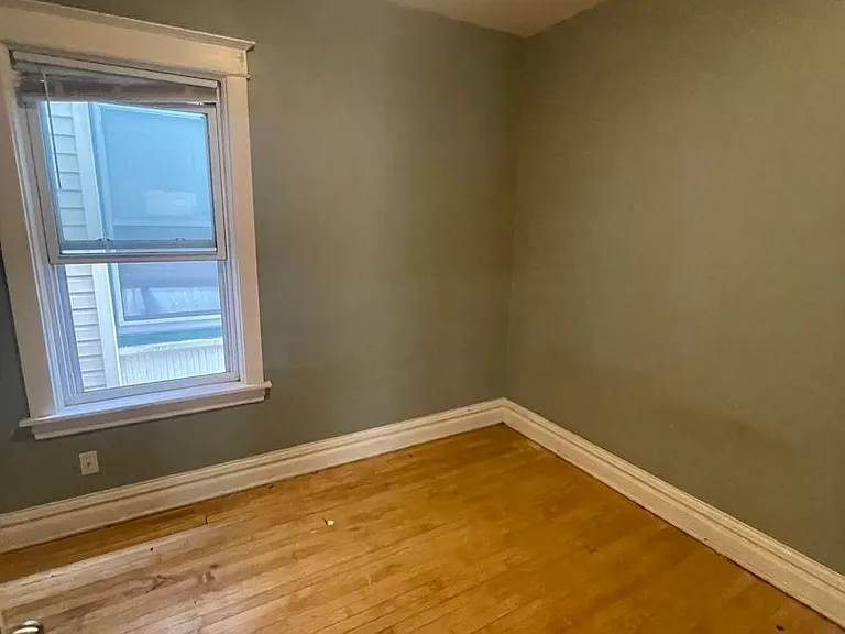 2214 W 3rd St — Photo 13