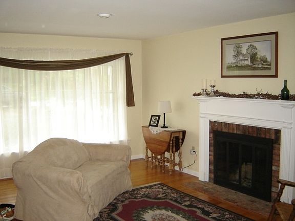 13' x 20' Hardwood, Wood Burning Fireplace