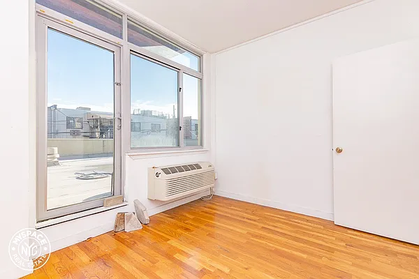 Rented by MySpaceNYC | media 63